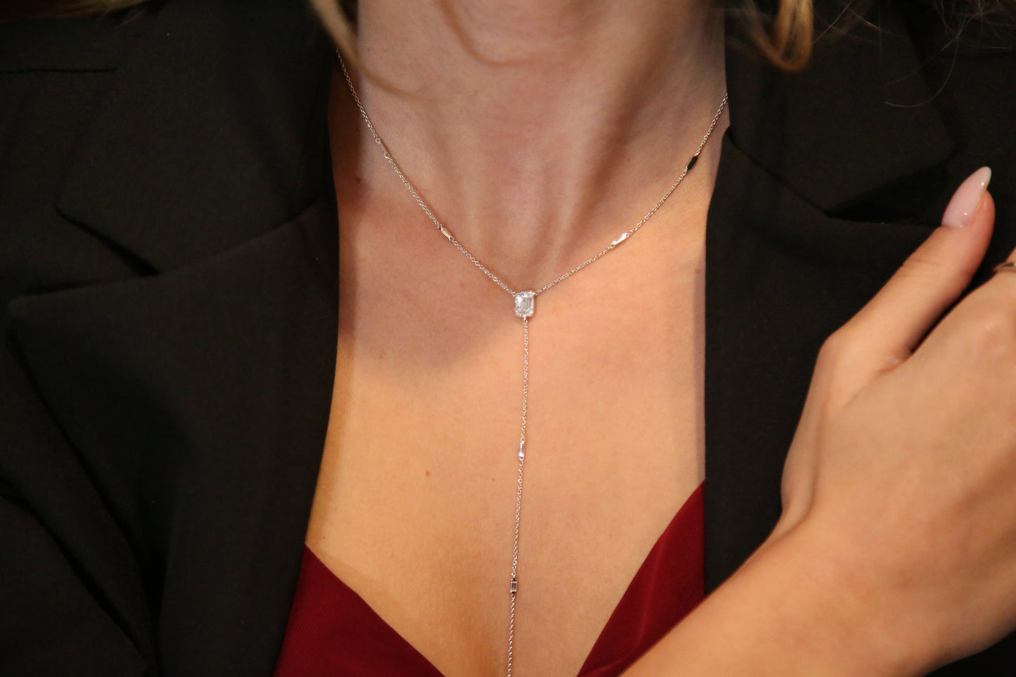 0.85 Karat Pırlanta Baget Kolye